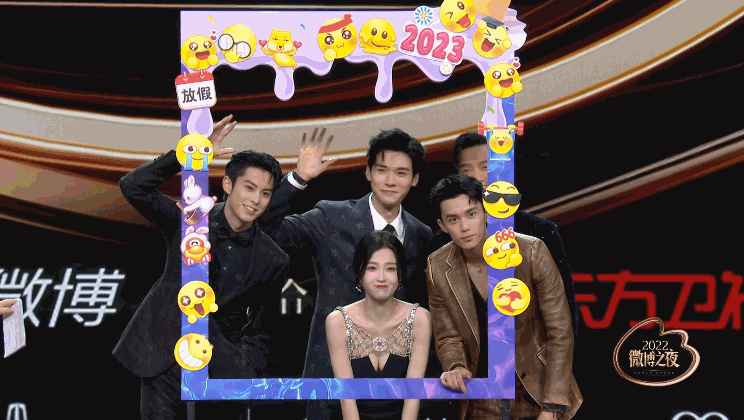 早早早呀[笑着哭][笑着哭][笑着哭][笑着哭]​​​