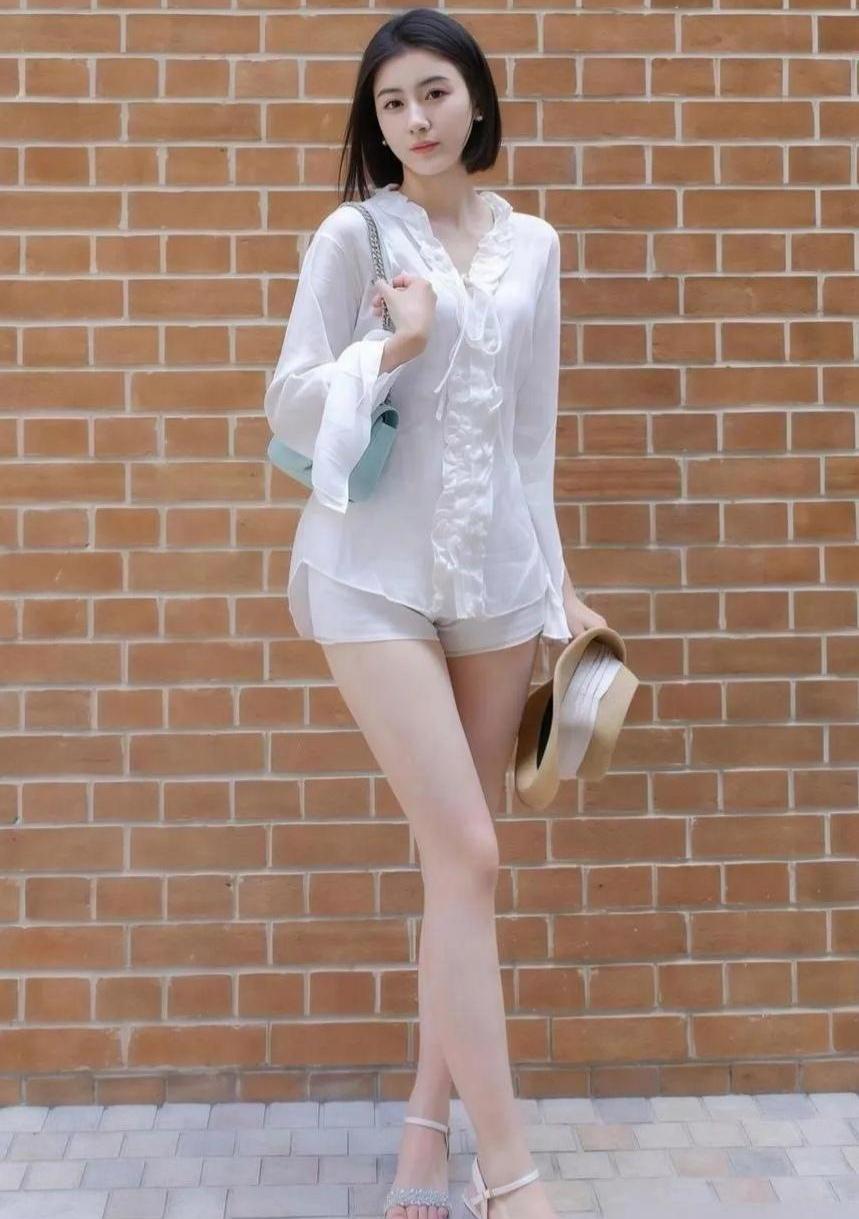 晒图笔记大赛符合你心中对女神的要求吗？[呲牙笑]