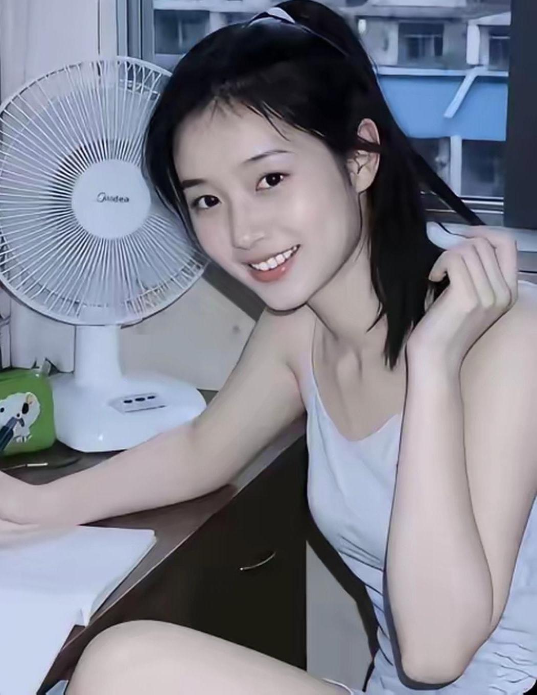 十年前的大学生了！