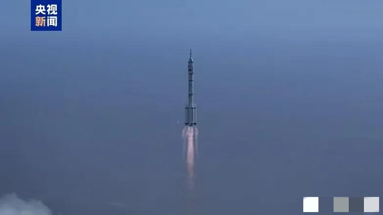 美西方估计做梦都没想到，中国的神舟二十二号飞船，这么快就发射成功了。目前神舟二十
