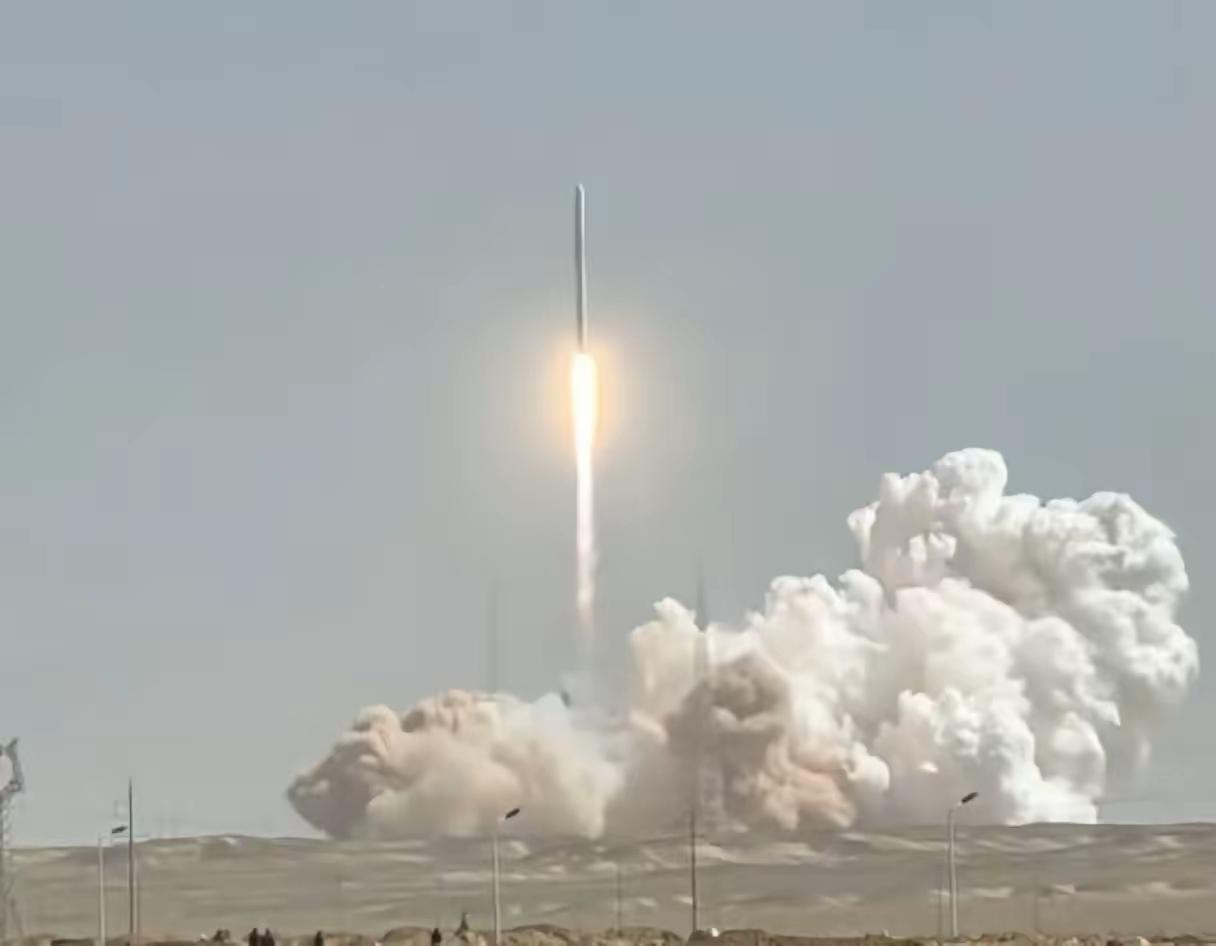 4月3日12时17分，天兵科技自主研制的天龙三号遥一运载火箭在酒泉卫星发射中心（