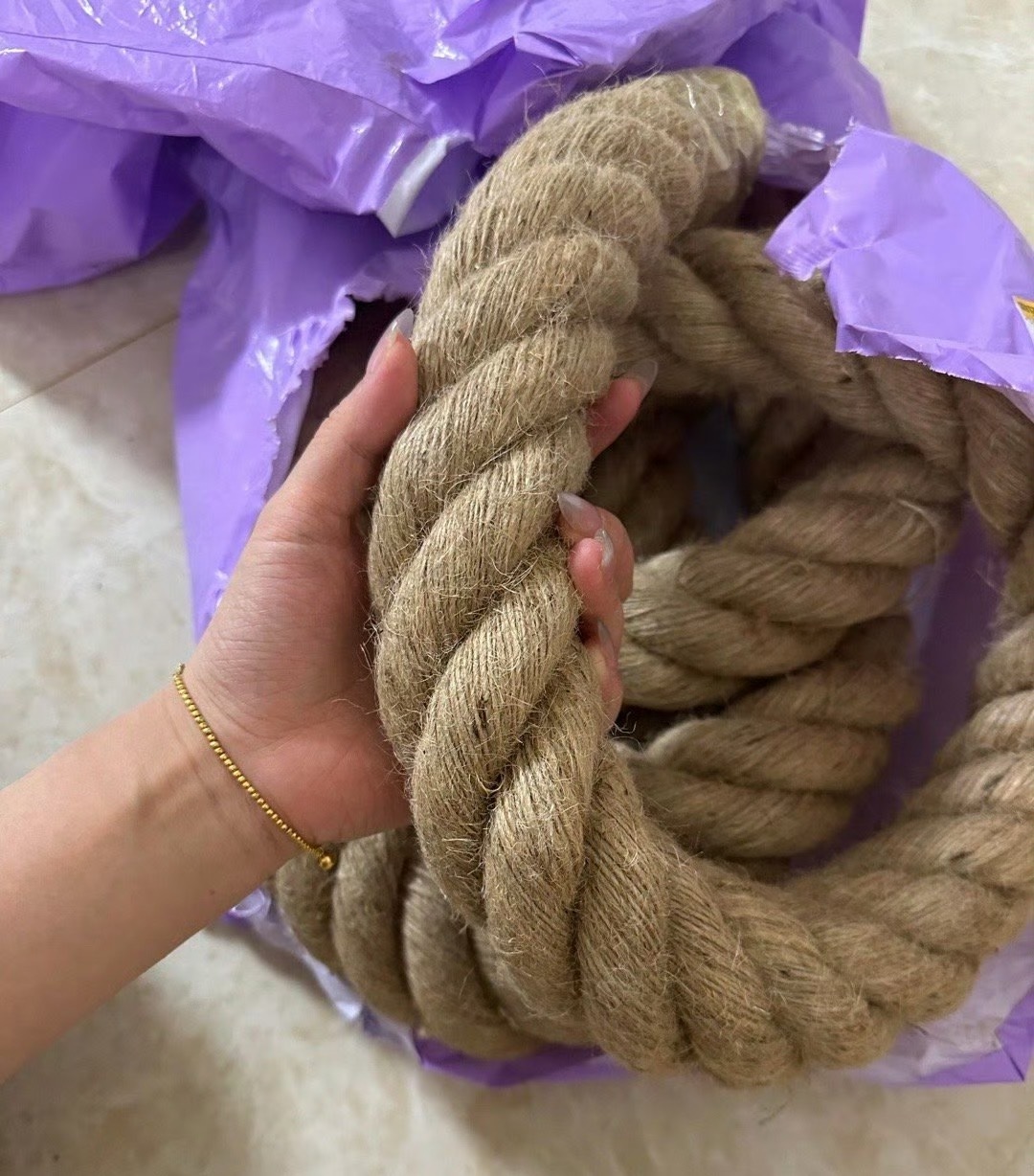 对尺寸没概念的人买的绳子是这样的[裂开][裂开]​​​