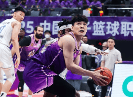 CBA三队正推进三方交易: 陈国豪加盟广州, 焦泊乔赴广东