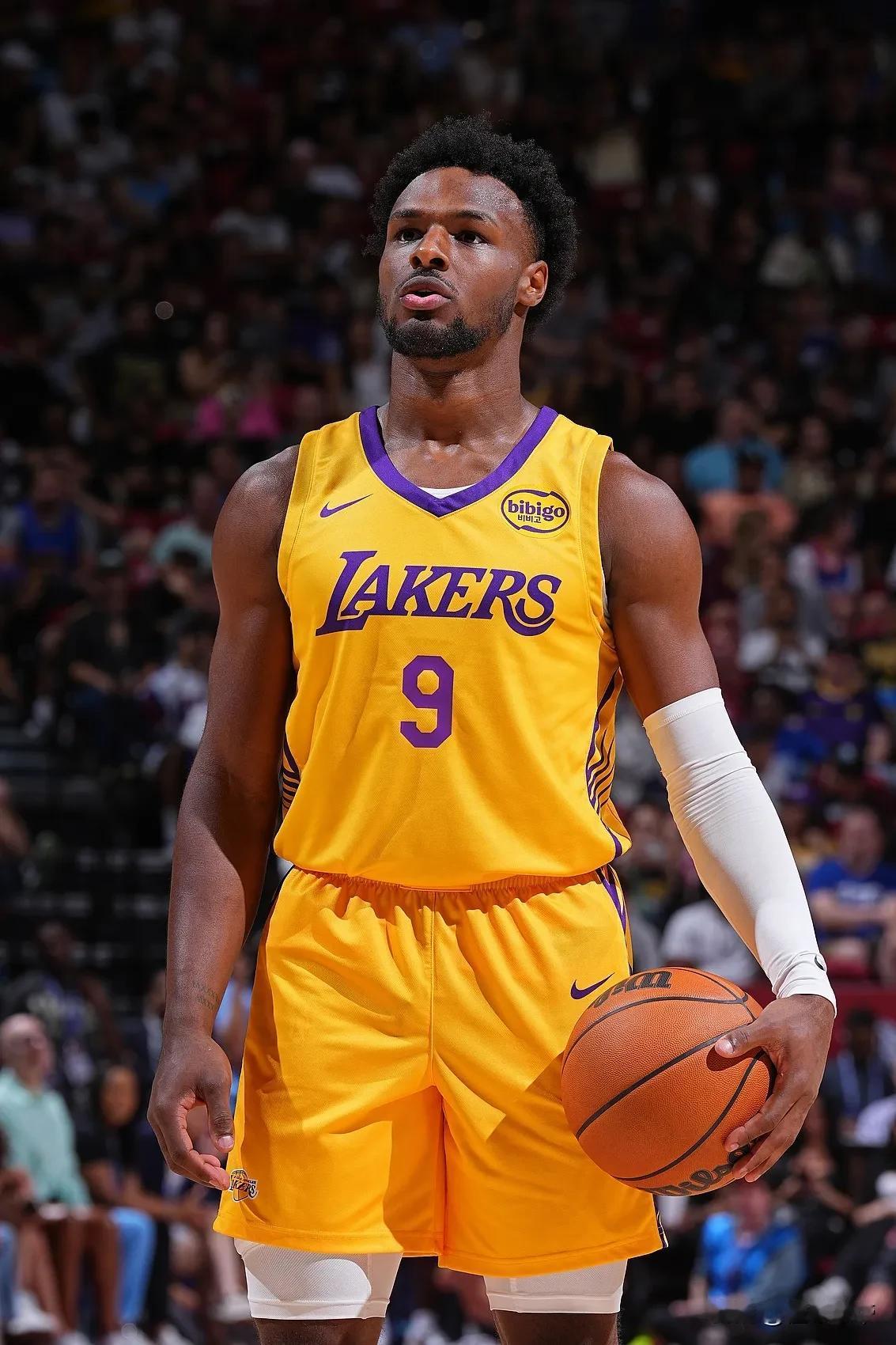 布朗尼:我能进入NBA，跟我爸是詹姆斯一点关系都没有！湖人队的夏季联赛已经全
