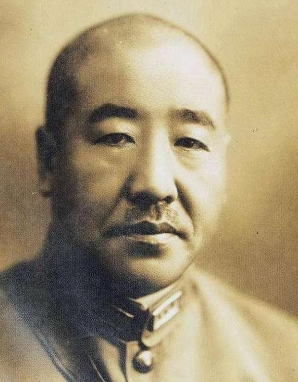 1943年，国军上将庞炳勋藏身的山洞被日军包围，卫队战死，少将高参邵恩三自杀，他