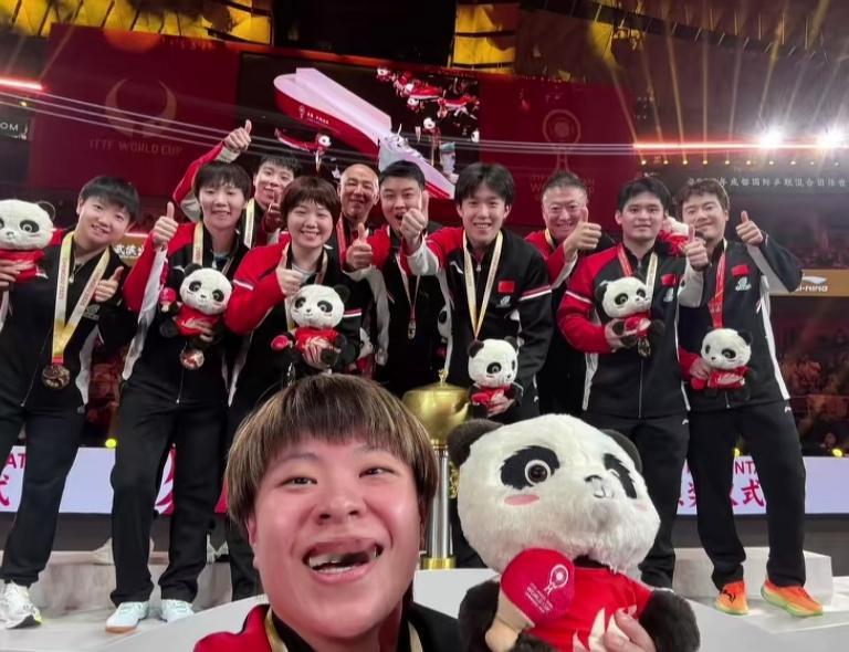 忍不了，真忍不了。好歹大迪还是个女生，怎么能不把人家当女生看呢。成都混团世界