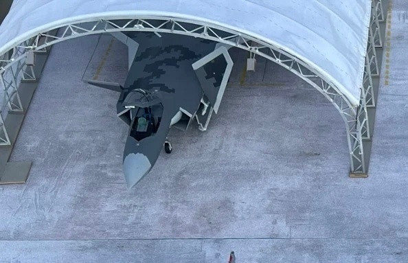 歼20数码涂装，首见