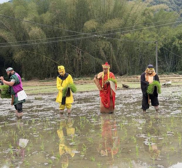 你敢信吗？广西北流六沙村一位41岁的大叔，把在外务工攒下的七八十万积蓄砸出去，就