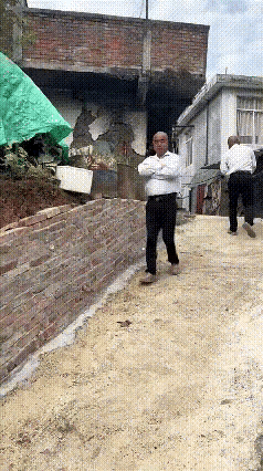 脑瓜子嗡嗡的吧，哈哈😂