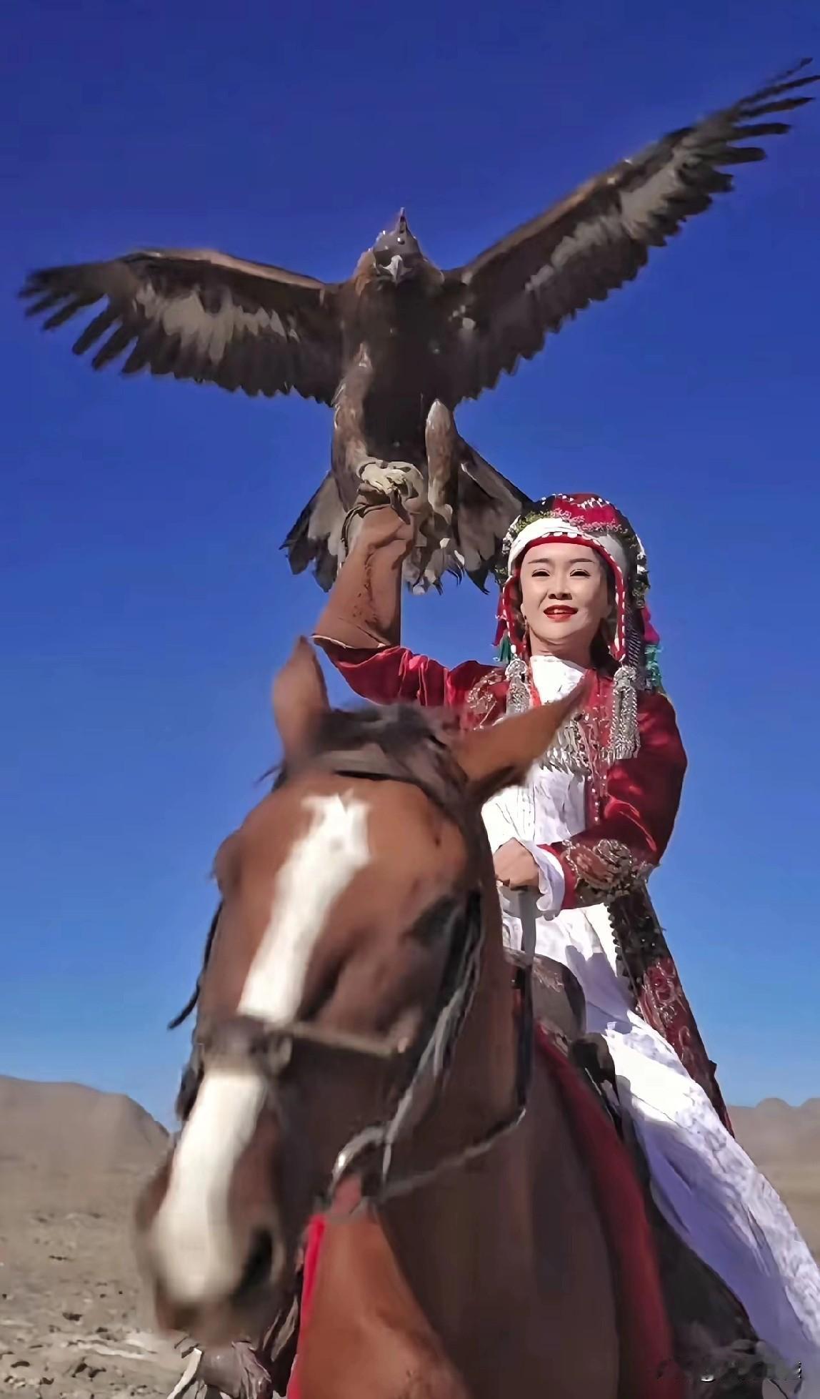 贺娇龙不幸离世的消息传来，让人的心情非常的沉痛，一个如此阳光灿烂的人，一个如此认