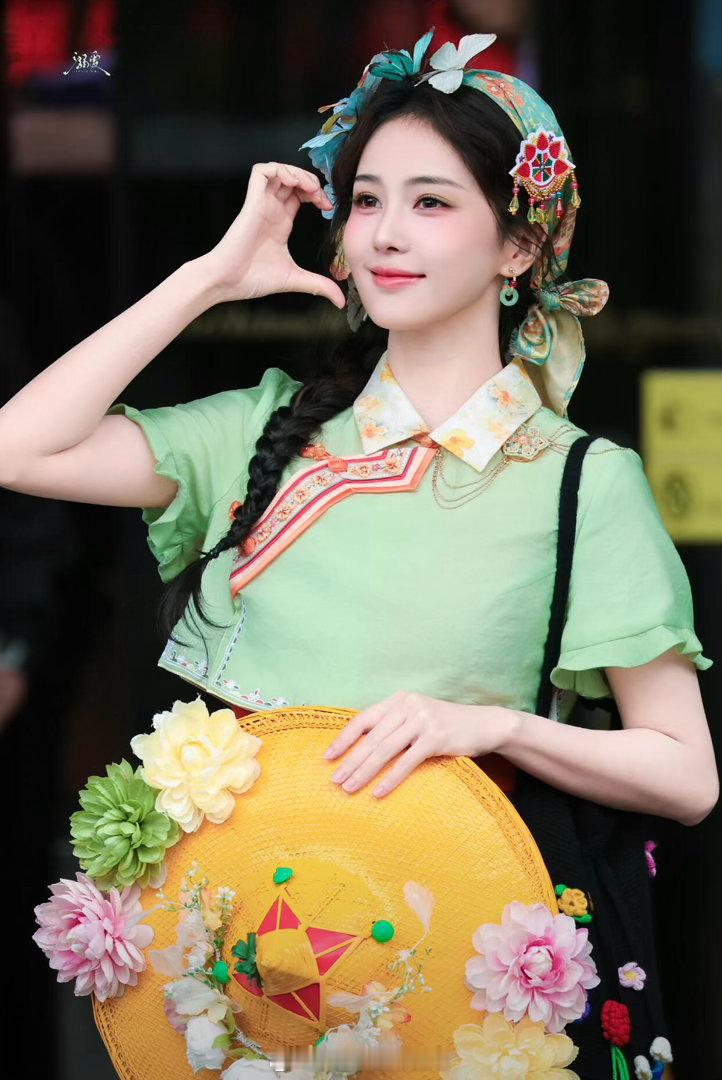 白鹿你果然没骗我奔跑吧14白鹿说得对，这期真的夯爆了！时团和跑男团凑在一起，笑