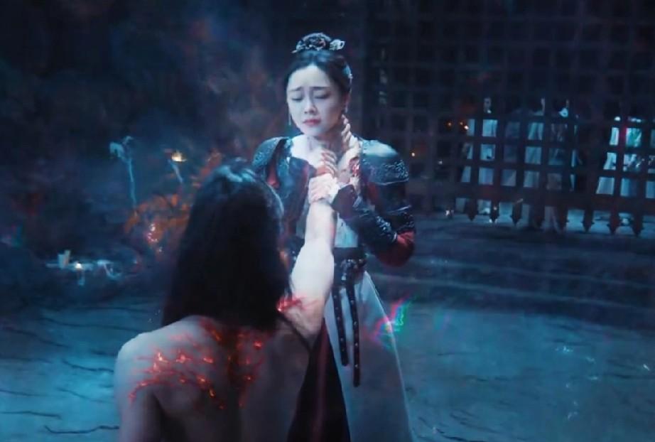 《与晋长安》黎霜来到五灵山，见到了已经失控的晋安此时的晋安已经六亲不认，连墨引