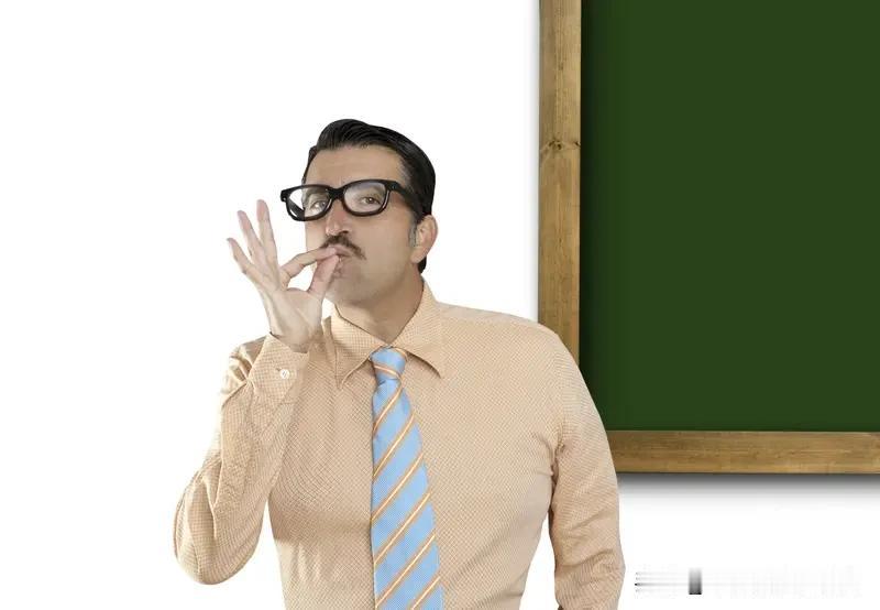 教育反思录（1108）如果你当了老师将面临两个选择一是追名逐利混迹名利