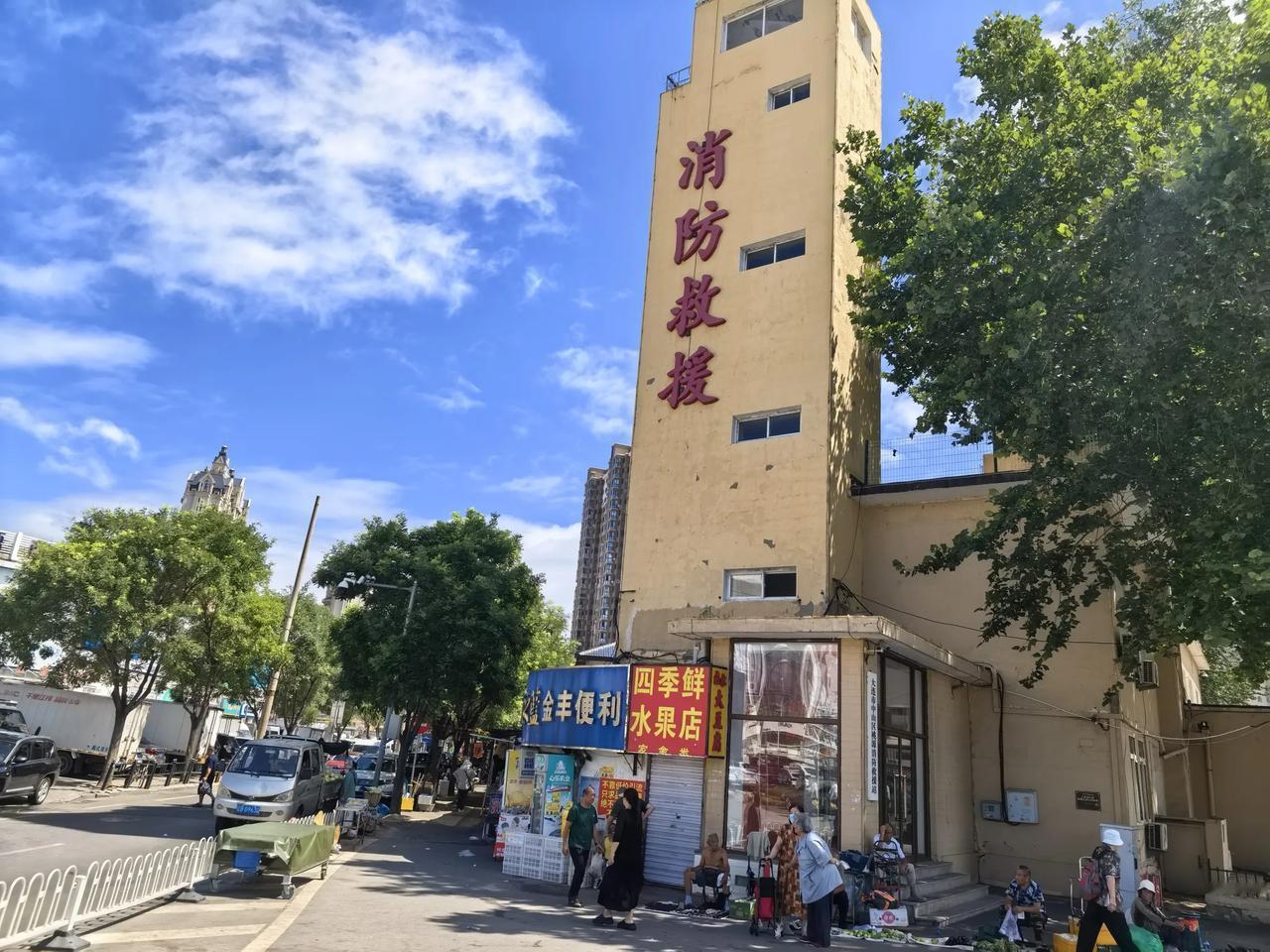 昨天我们一家三口，去大连付家庄公园玩水，我们是从金州和平路站乘坐地铁，在市内桃源