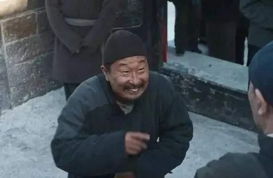 我敢打包票的说，林永健，很大可能是《万物生》所有演员里，最有喜感的人了演的