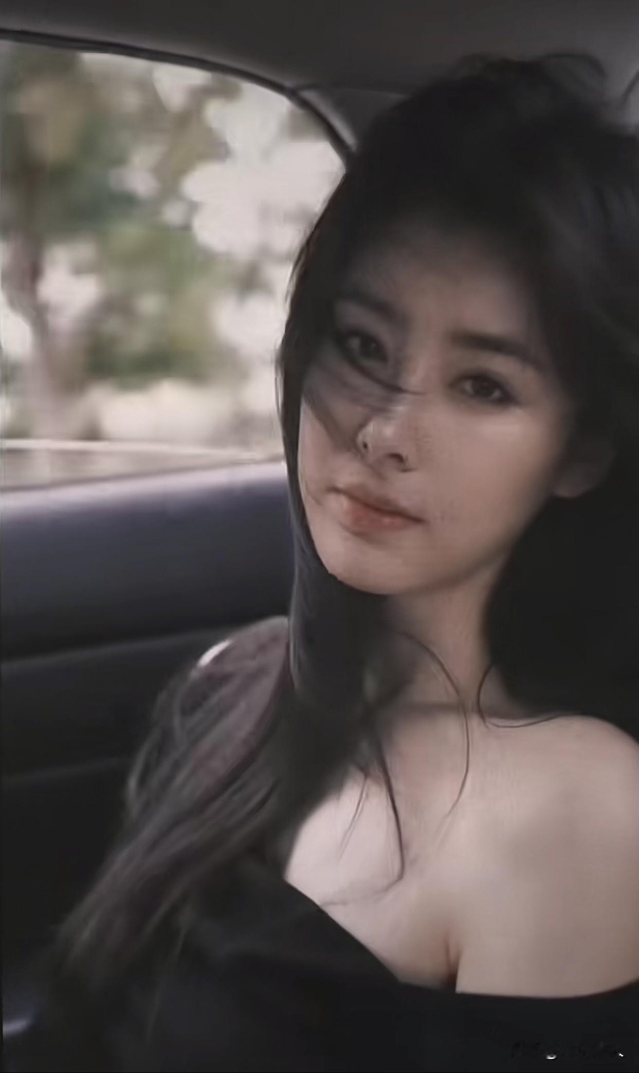 生活本不苦，苦的是欲望太多。人心本不累，累的是所求太多。不论顺流还是逆风，只