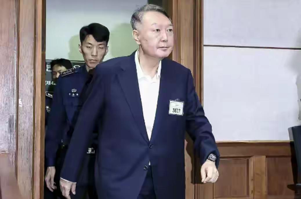栽了，尹锡悦彻底完了。今天下午刚出的消息，当地时间7月27日14时，韩国首尔中