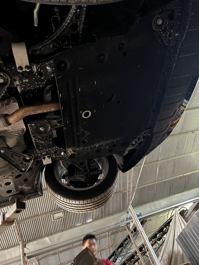 24款君威2.0T燃油模块与底盘护板车买了以后直接在网上买了发动机护板今天安