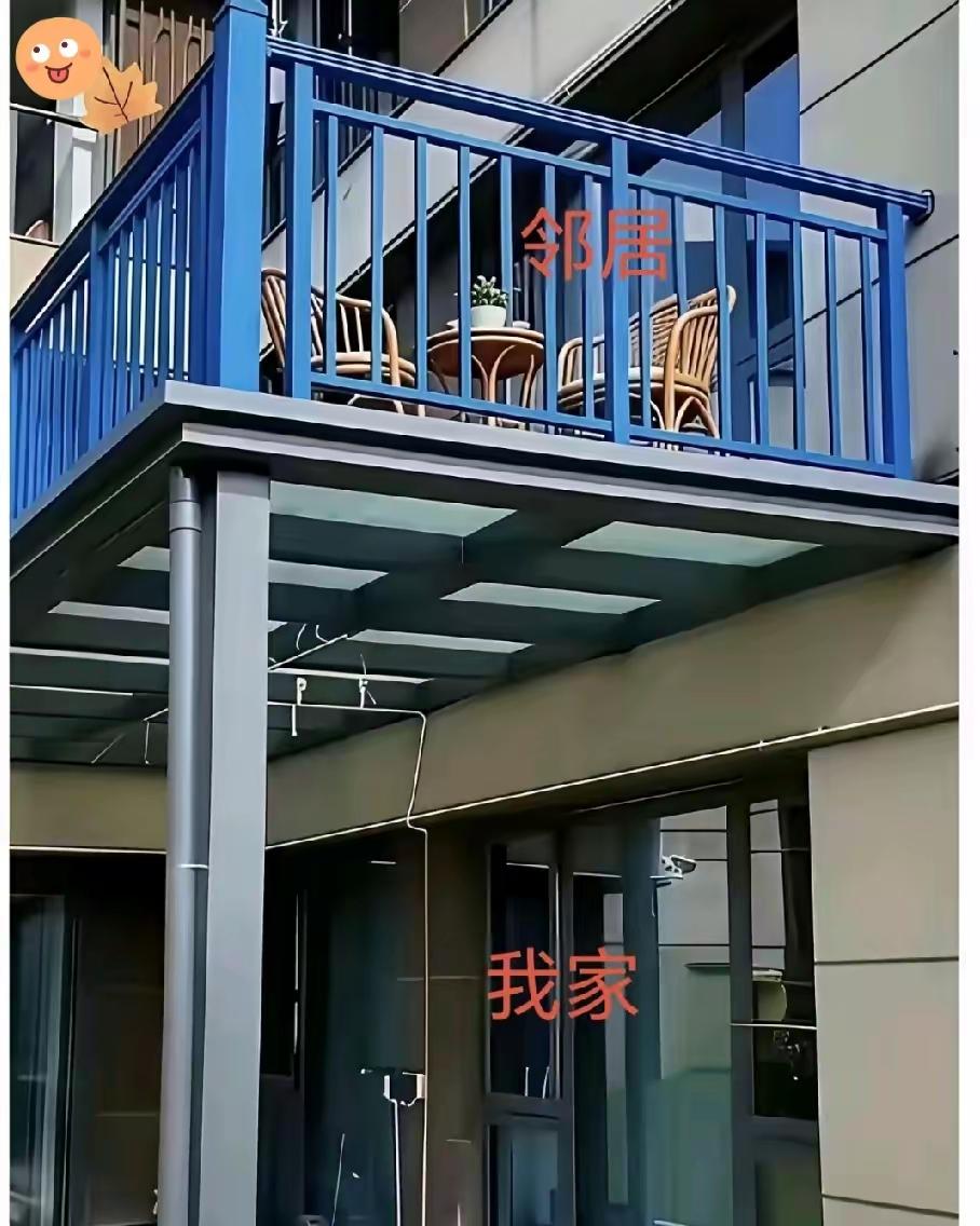 实在憋屈！花了一大笔积蓄完工的阳光房，反倒被楼上邻居当成自家的露台使用？自