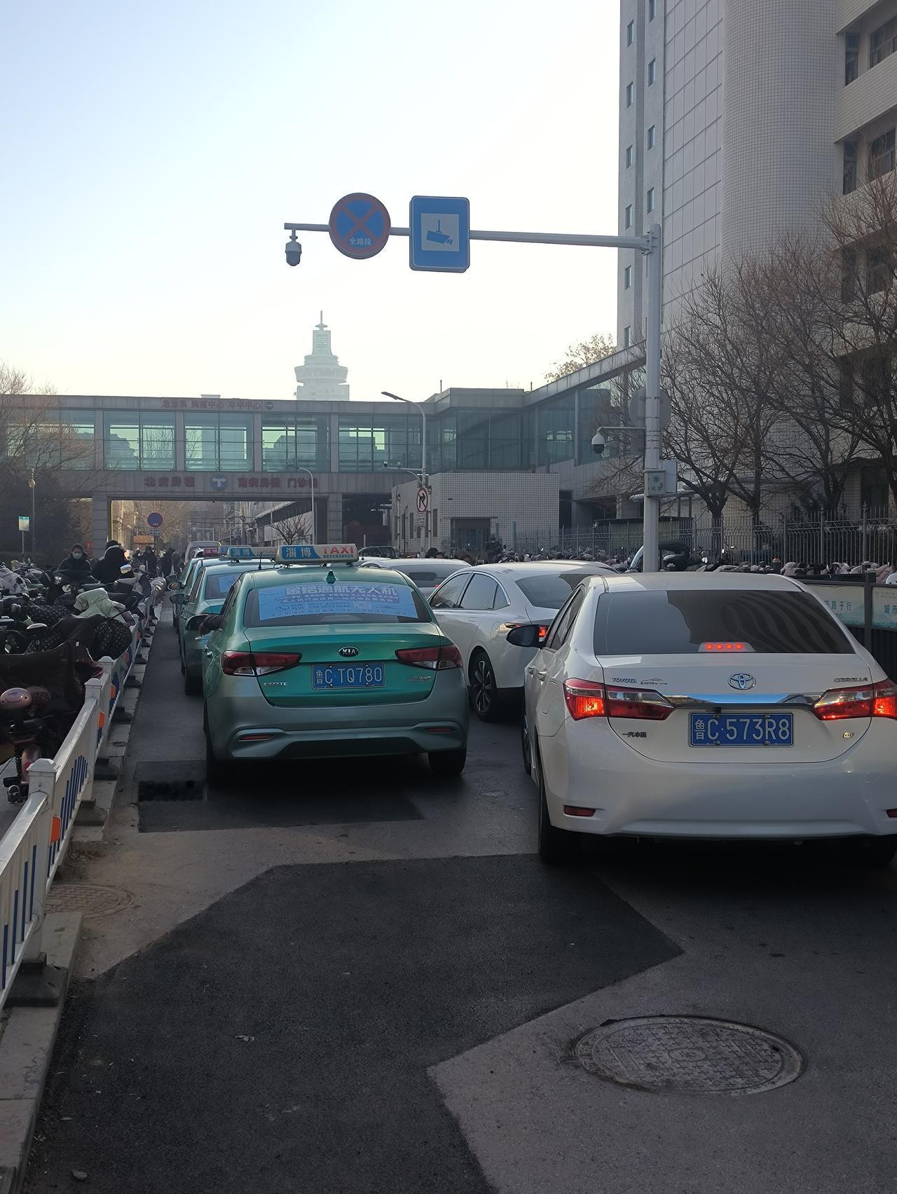 山东淄博市中心医院为什么一定要彻底解决东院区道路拥堵的问题。10年后再来到中心