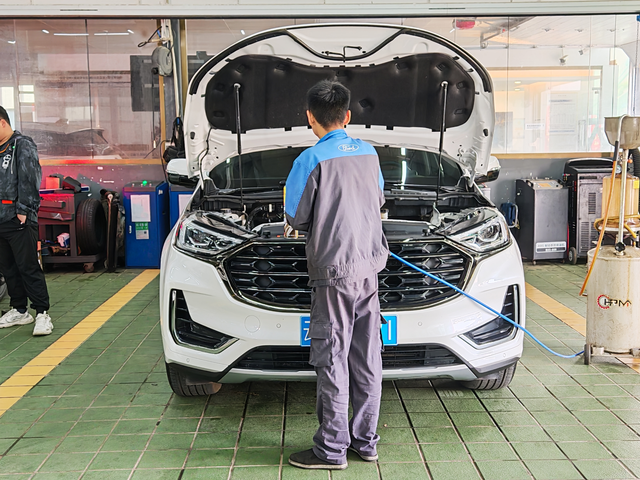 锐界plus49000公里保养2021年6月底提的车，尊锐版，落地过30了，快