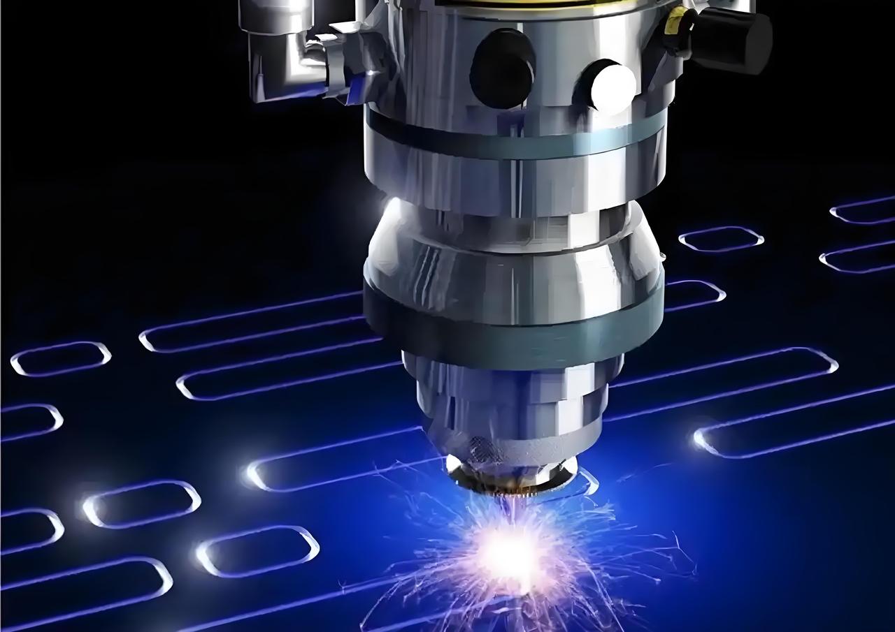 中国是真没想到荷兰会出这一招！近日，荷兰宣布启动光刻机出口新规。也就是说，以后