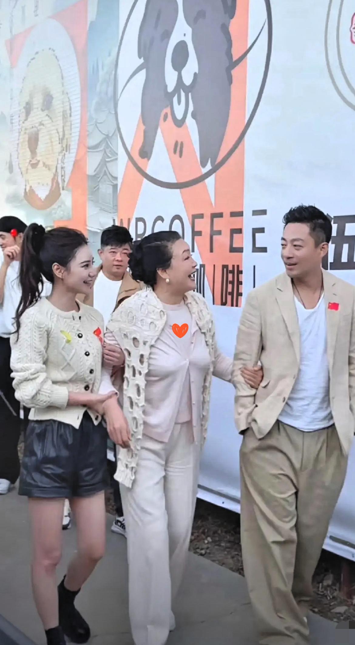看完汪小菲招待馆长的视频,我姨叹了口气,对我说,汪小菲这人哪都好,除了一点,