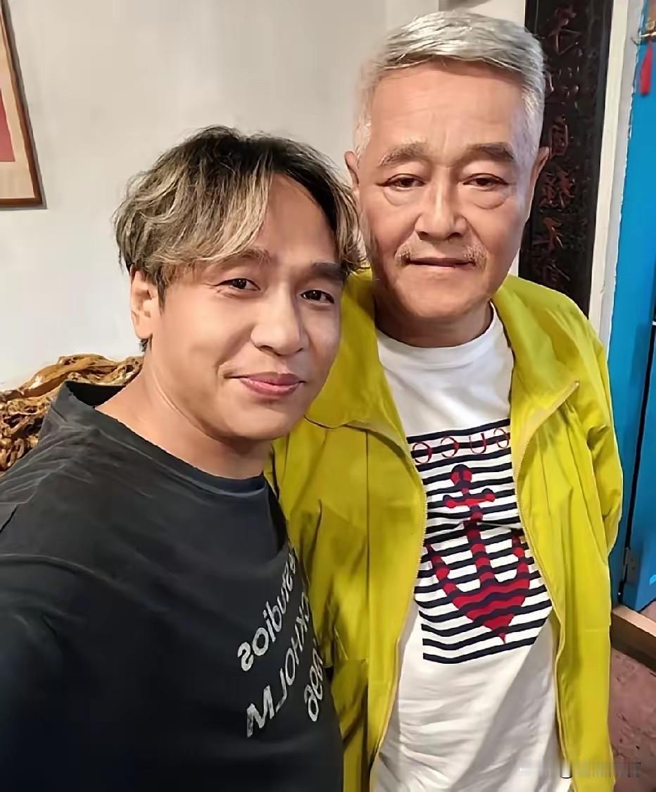 宋小宝能成为赵本山最贴心的徒弟，真的是有原因的。除了业务能力强、为人随和情商高之