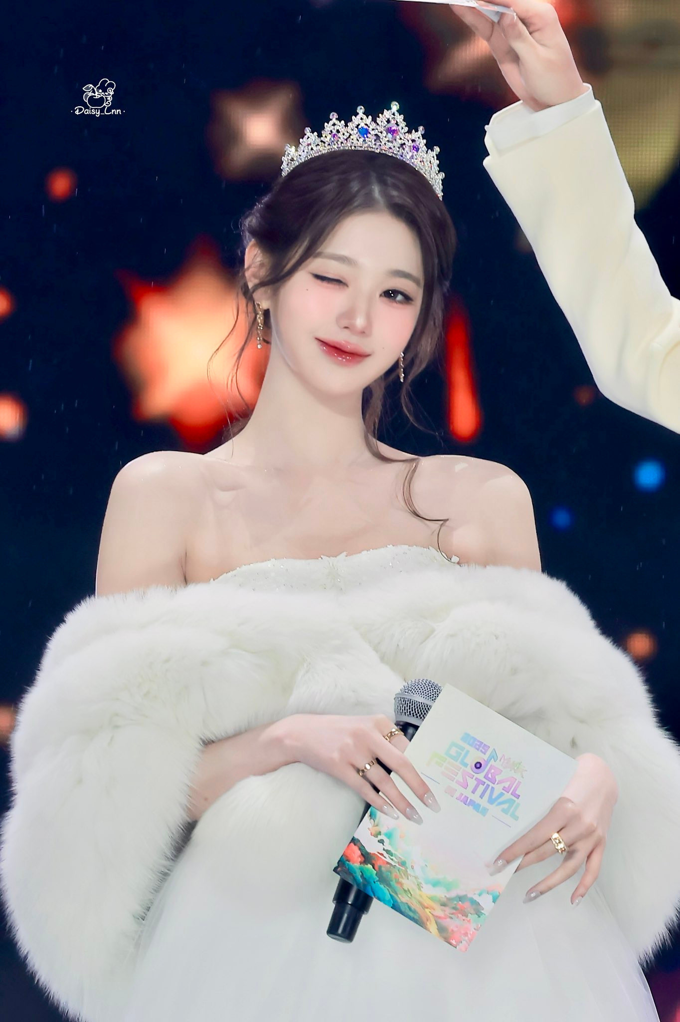 张元英今天的公主登场