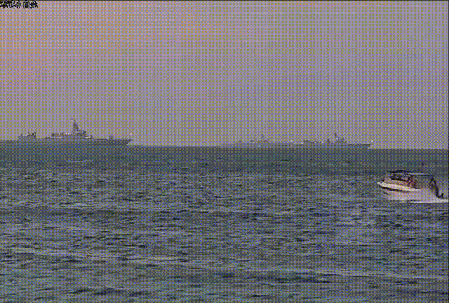 3艘055+2艘052D，世界最强驱逐舰编队出港。