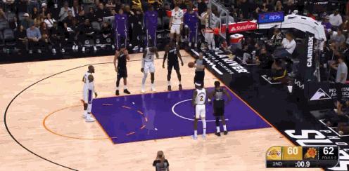 很秀！老詹0.2秒博得4个罚球！在今天NBA常规赛湖人对阵太阳的第二节比赛最后