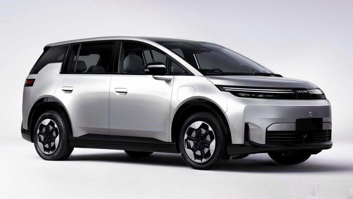 工信部最新一批公布的新车中，发现了这款广汽埃安N60看身形就知道应该就是如今AI