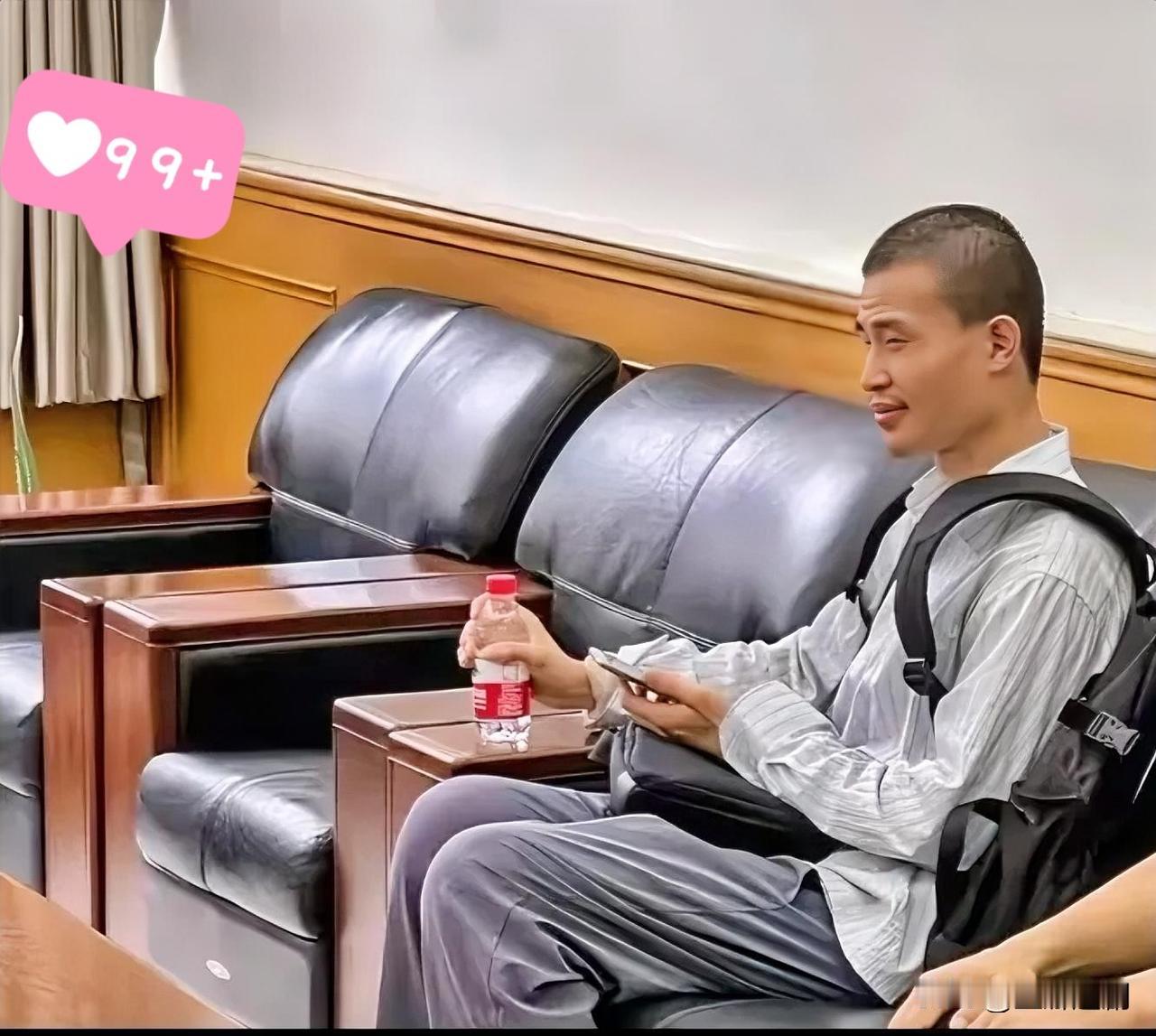 比起流量明星的热搜轰炸，韦东奕这波“闭关爆发”才真叫震撼！34岁闷头4个月，一边