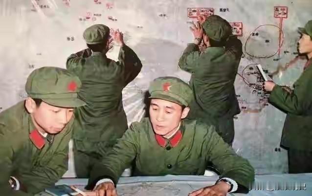 1984年老山血战后：副团长向昆山枪林弹雨中救人，却为何戴上手铐？幸存士兵崩溃大