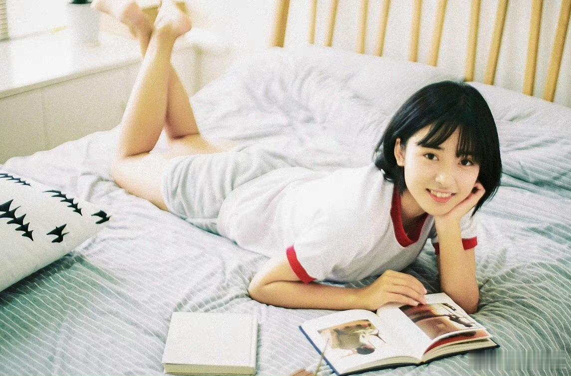 沈月早期居家写真