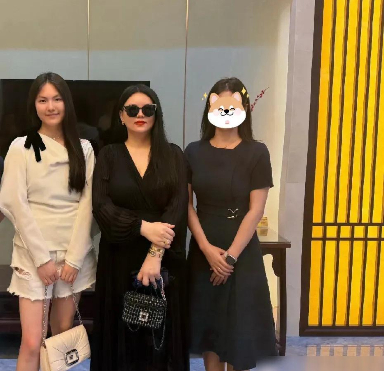 李湘的瘦，真不是饿出来的，里面全是钱的味道。人家减肥，是请专业团队，从饮食到运动