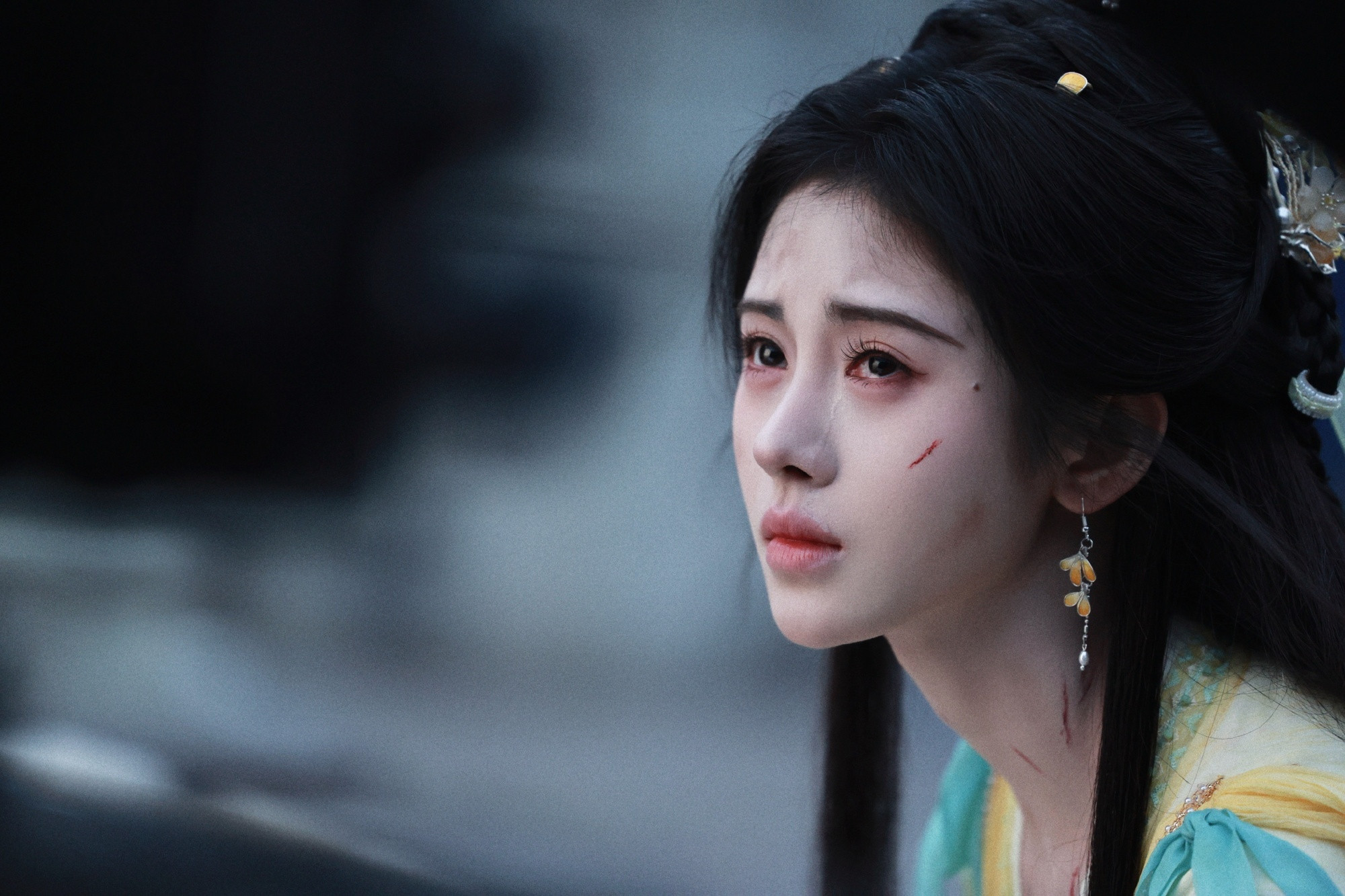 1.鞠婧祎的《万花世界》要项目延期了。2.曾沛慈现在商演和商务合作接到手软，完