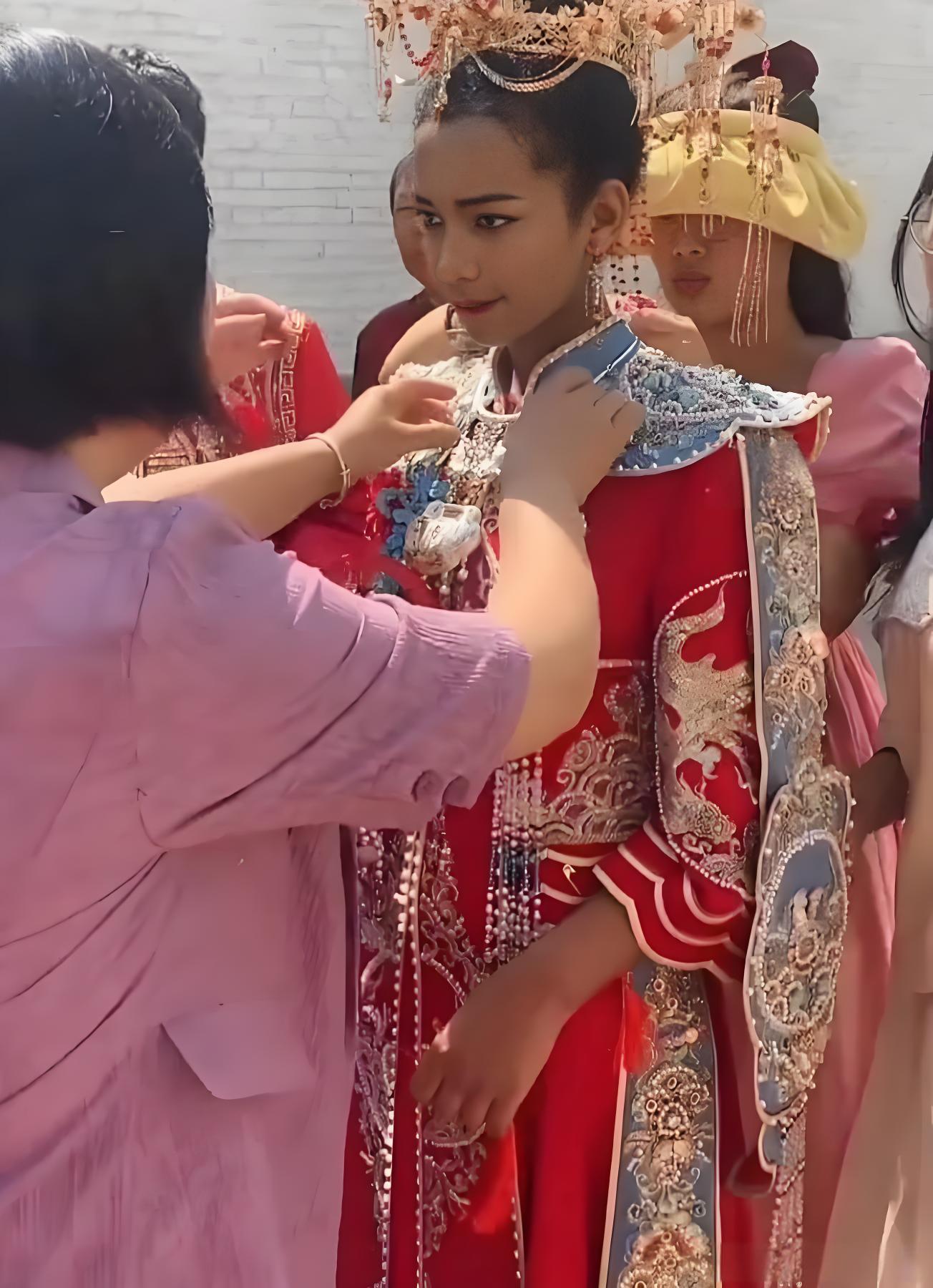 中国小伙迎娶了一位非洲妻子，高颜值，妥妥的非洲貂蝉。