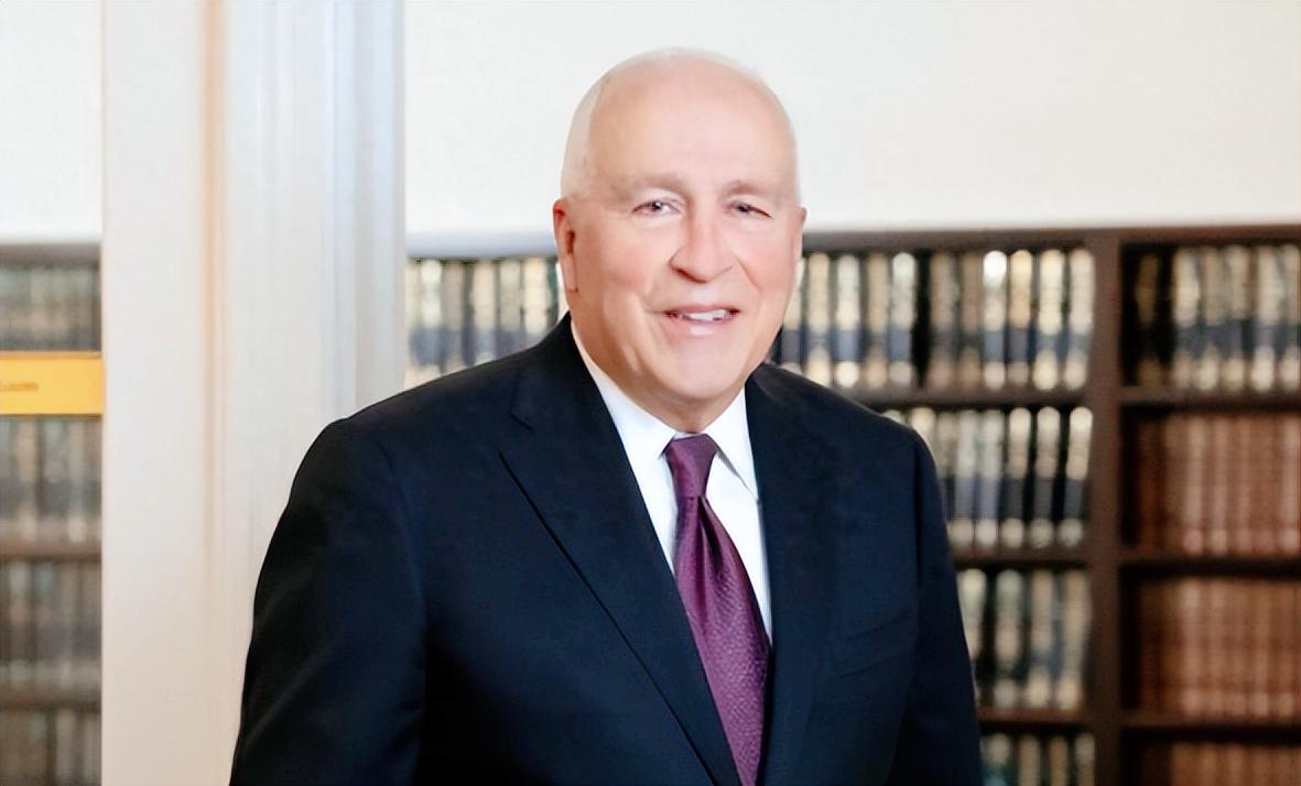 离谱到家了！美国有个检察官，刚办完就职手续，屁股还没把办公椅坐热，就被白宫解雇了