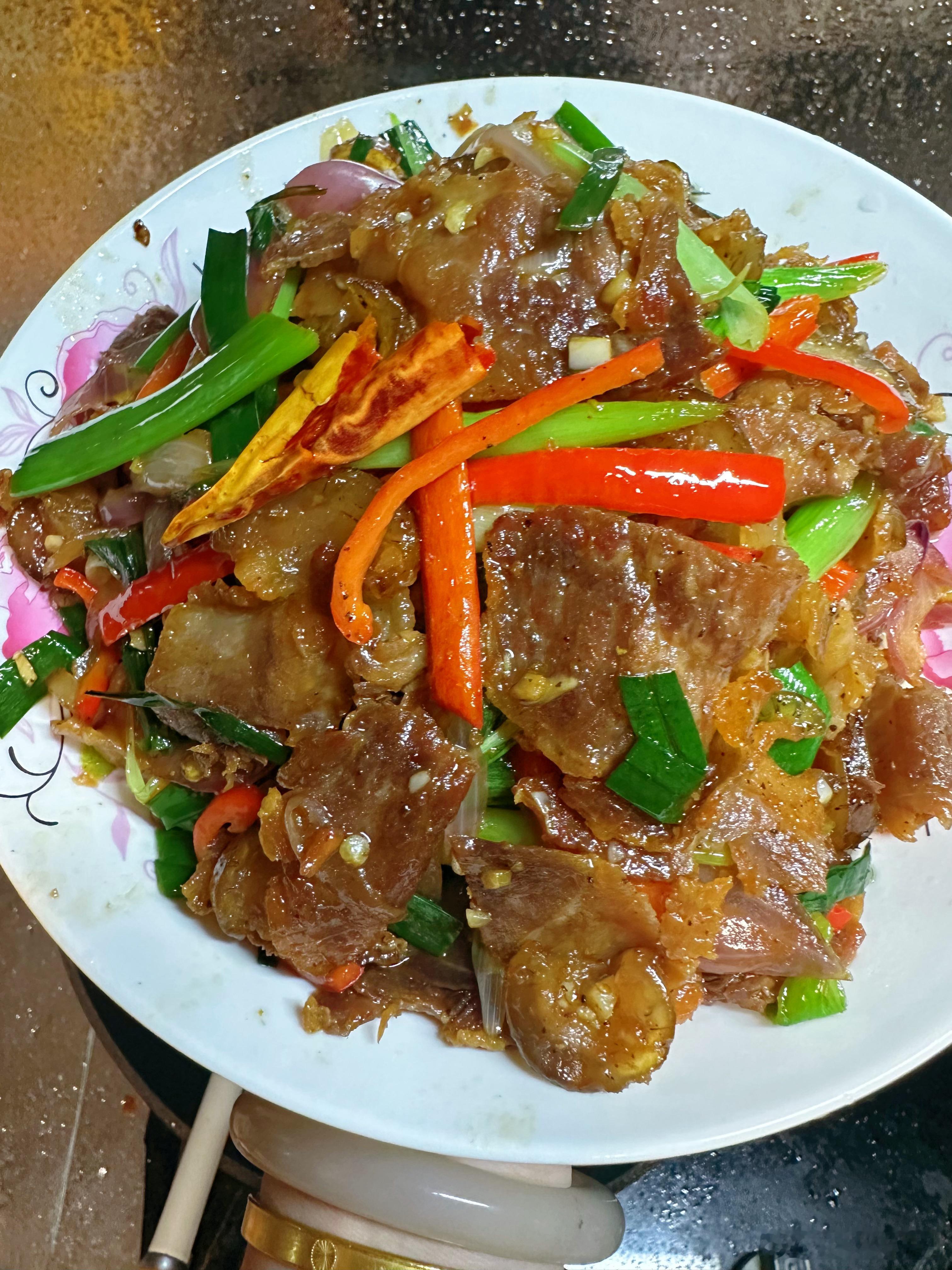 😋我今天炒的这个回锅肉绝了太好吃了清蒸苏眉也不错[害羞]​​​
