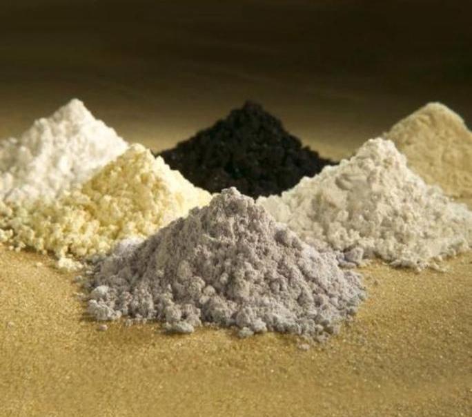 鼓励国内的民间资本囤稀土，既解决稀土企业的资金周转，又能提高稀土的价格。对外由国