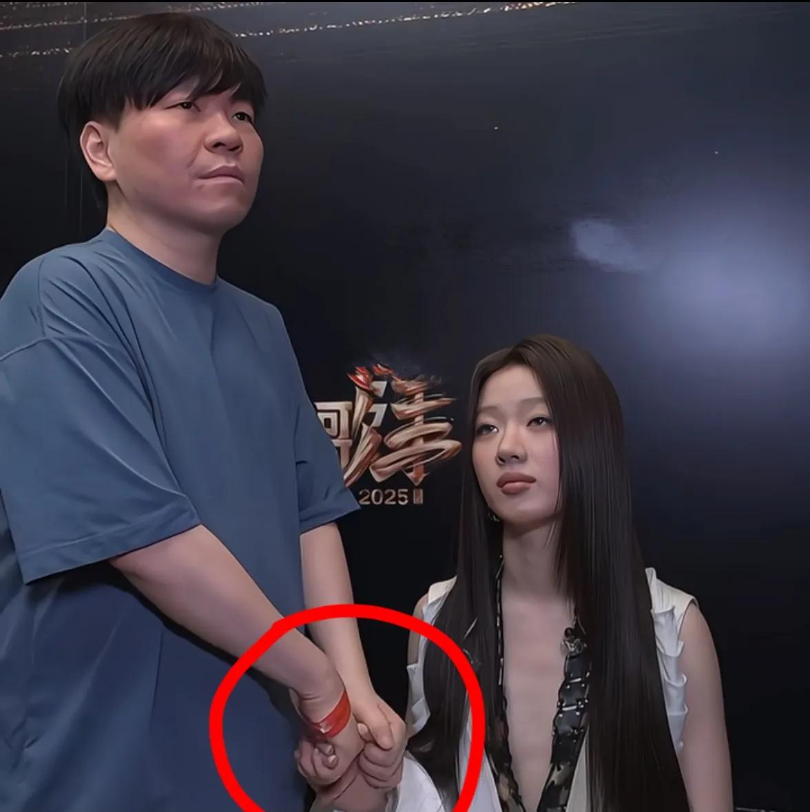 常石磊虽然未婚但他跟单依纯不可能因为他想找老婆太容易了，看他跟单依纯的相处就会感
