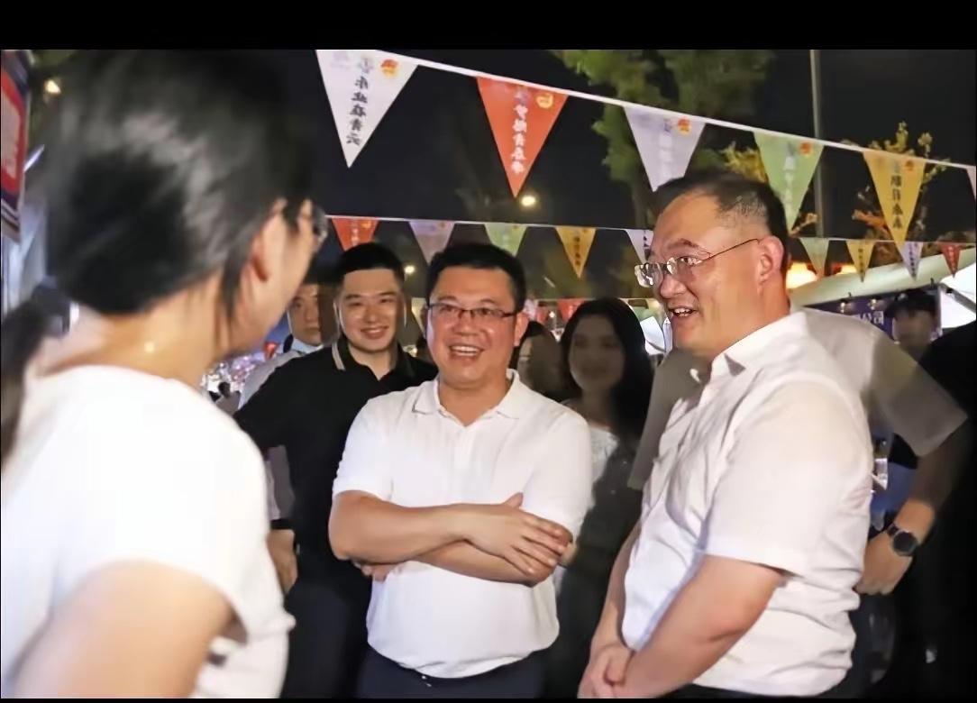 万万没有想到啊，江西的邱凌这次是栽了。年纪轻轻的。现在进去总比以后进去好啊。那时