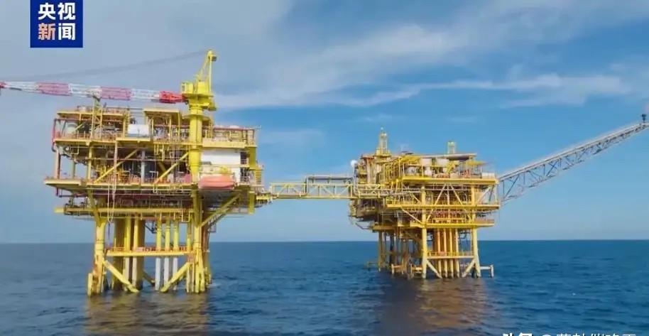 谁能想到，那个曾经坑掉美国人数十亿美元的“技术天坑”，竟然被咱们中国悄无声息地填