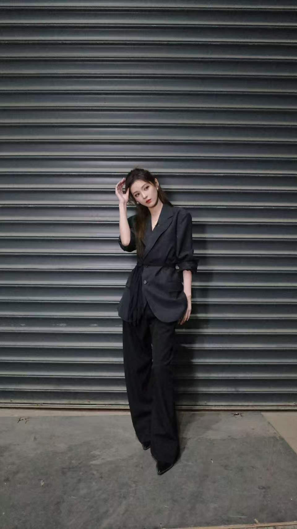 张予曦化妆张予曦哇自己化妆也这么美啊，建模脸你就这样