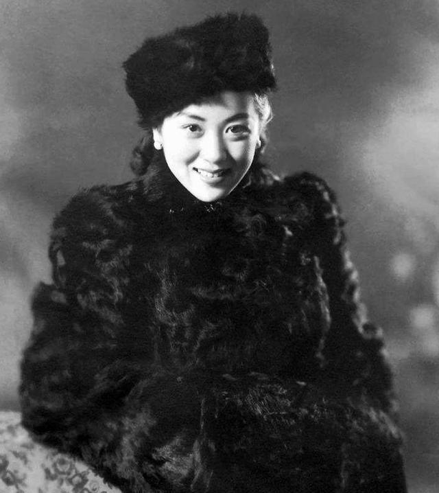 17岁的他对8岁的她一见倾心，他耐心等她长大，8年后抱得美人归！张大炎是江苏江