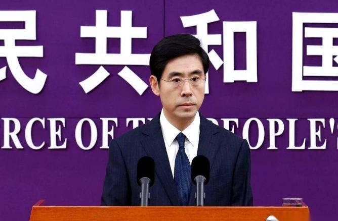 想把整个公司，连人带技术，打包20亿美金卖给美国人。你以为跑到新加坡注册一下，换