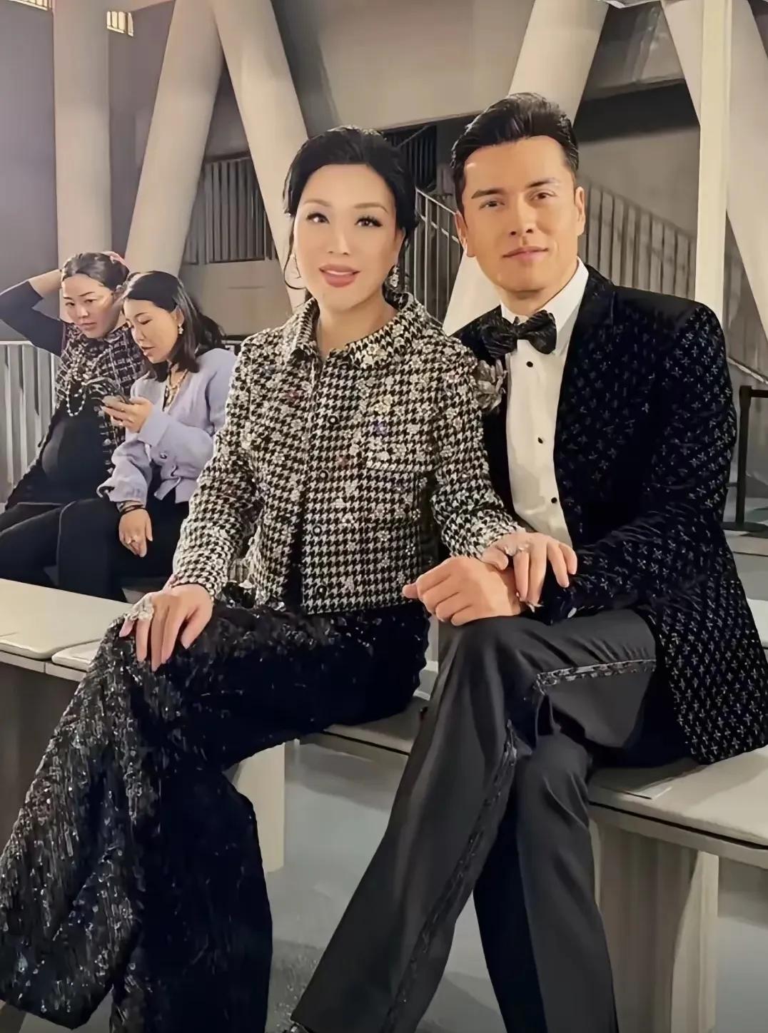 他们是娱乐圈里，一对恩爱夫妻，没有绯闻，认出她们是谁了吗？