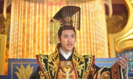 655年，唐高宗召见辅政大臣讨论一件朝廷大事，正当褚遂良与皇帝激烈争吵时，龙椅后面突然传出尖厉的女人