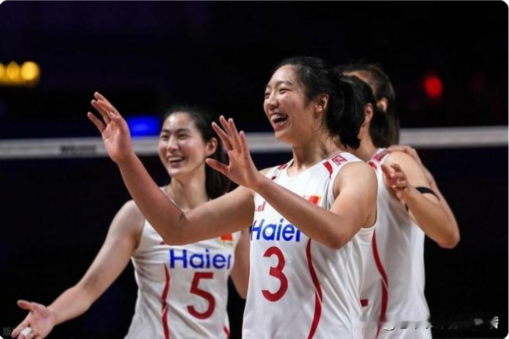 半决赛中国女排0-3完败土耳其女排的一个重要原因，就是首发主攻唐欣进攻低迷，17